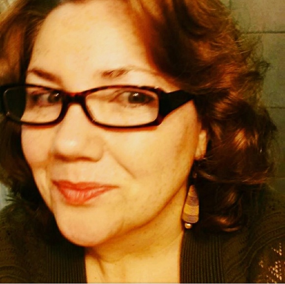 Meet your Posher, Allie - Picture 1 of 1